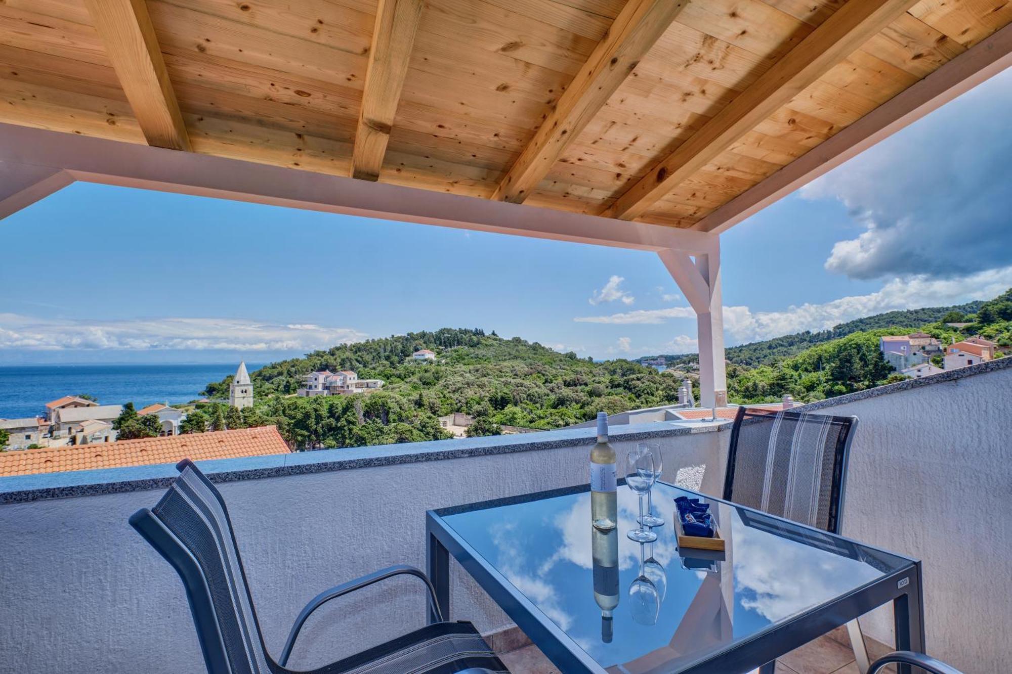 Apartments Suzana Mali Losinj Exterior photo